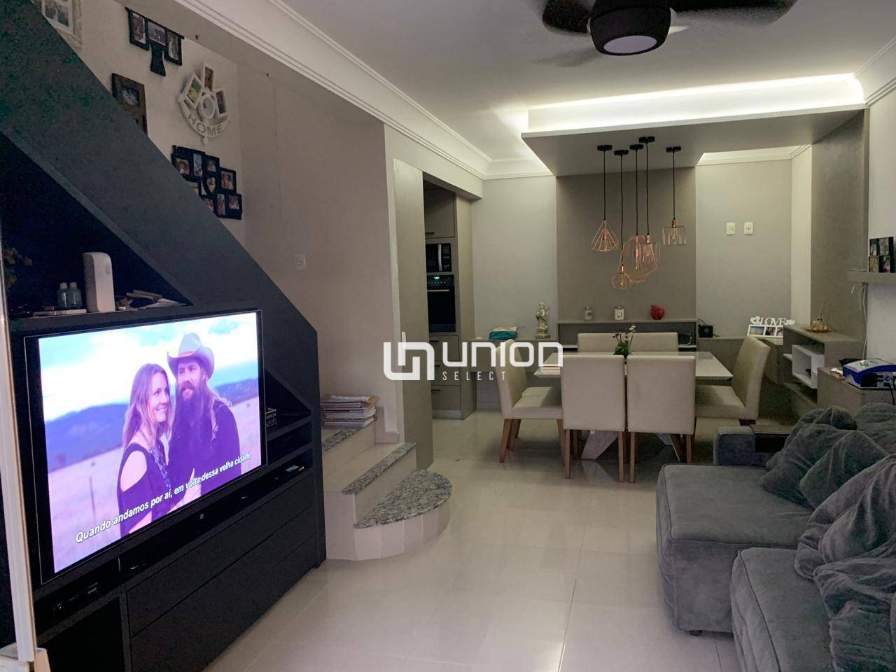 Sobrado à venda com 3 quartos, 130m² - Foto 1