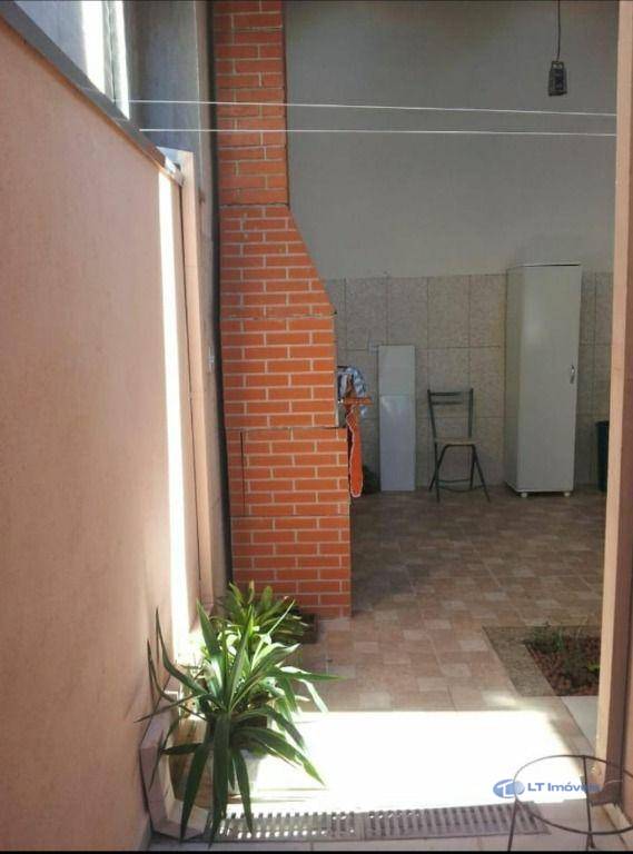 Casa à venda com 3 quartos, 104m² - Foto 16