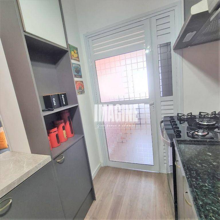 Apartamento à venda com 2 quartos, 74m² - Foto 11