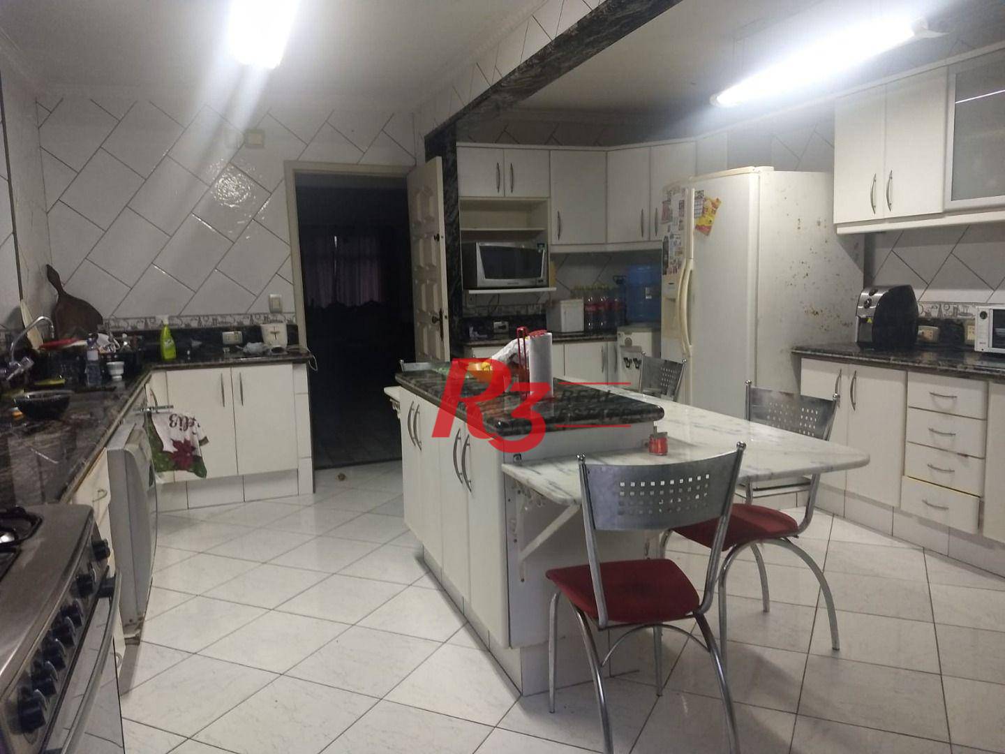 Sobrado à venda com 4 quartos, 200m² - Foto 7