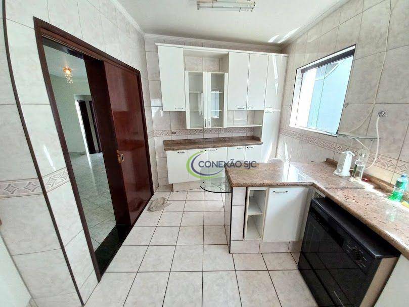 Sobrado à venda e aluguel com 4 quartos, 270m² - Foto 15