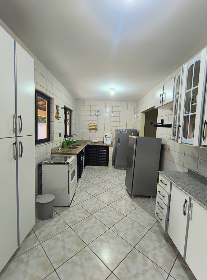 Casa à venda com 6 quartos, 950m² - Foto 9