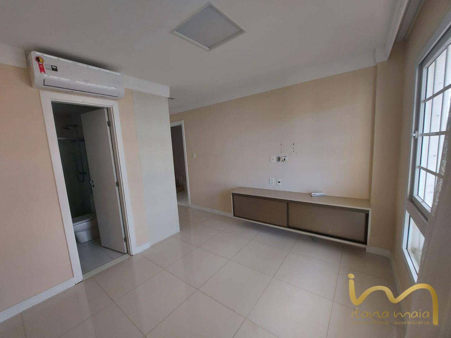 Apartamento para alugar com 3 quartos, 198m² - Foto 12