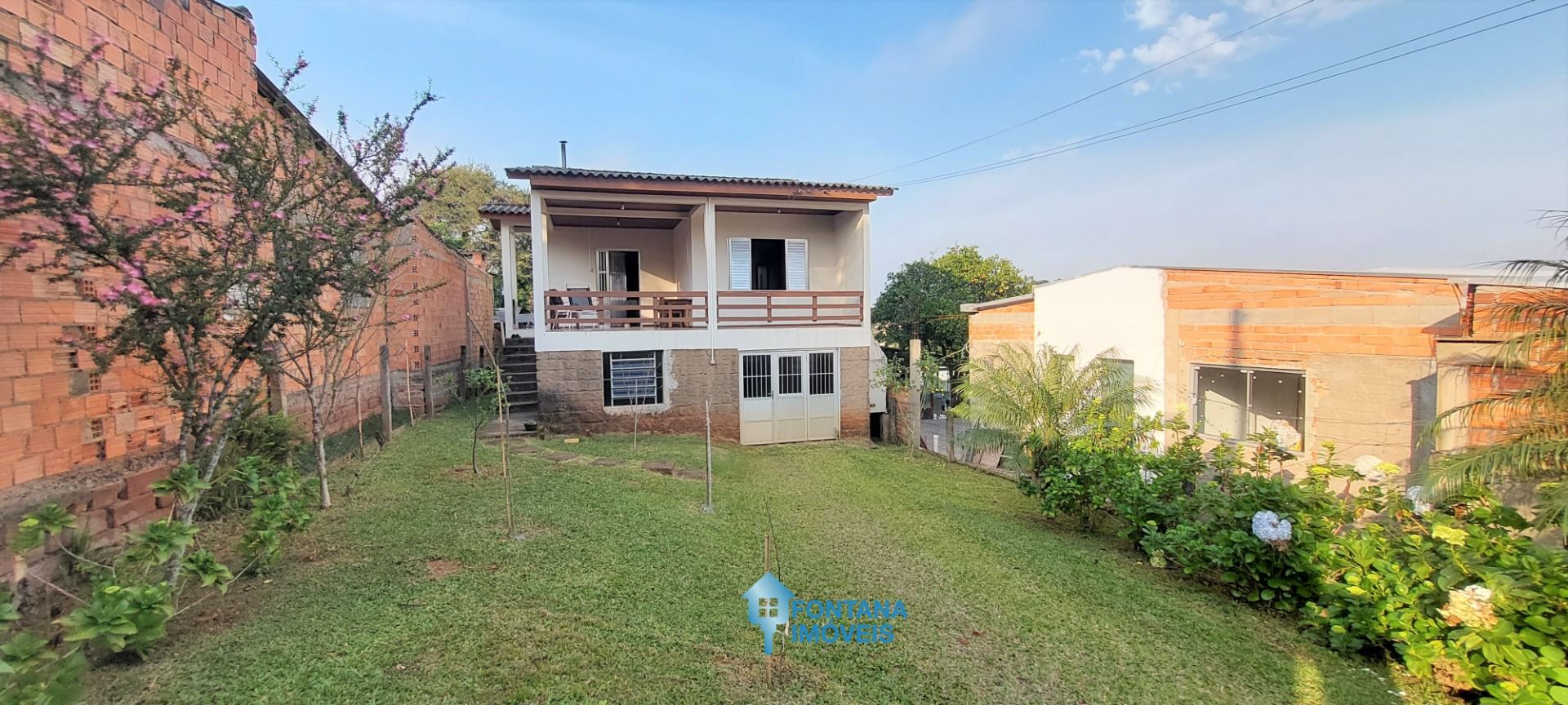 Casa à venda com 2 quartos, 158m² - Foto 1