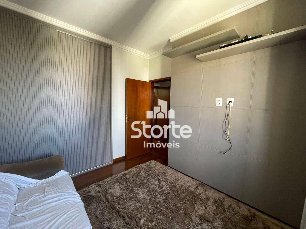 Apartamento à venda com 4 quartos, 204m² - Foto 11