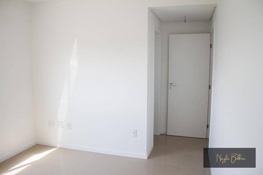 Apartamento à venda com 3 quartos, 93m² - Foto 3