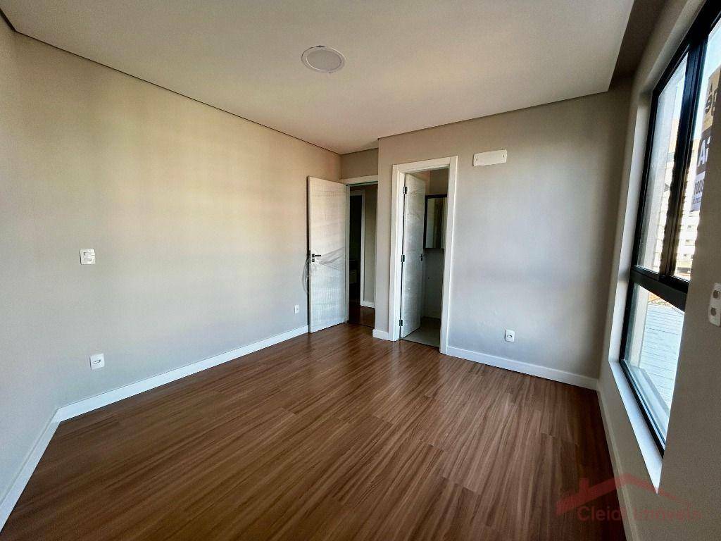 Apartamento para alugar com 3 quartos, 77m² - Foto 13