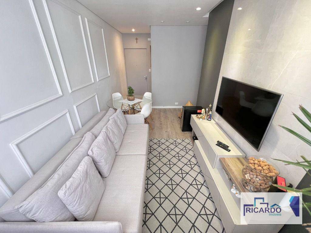 Apartamento à venda com 2 quartos, 61m² - Foto 2