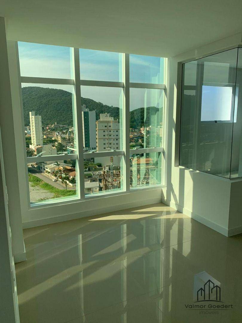 Apartamento à venda com 6 quartos, 368m² - Foto 19