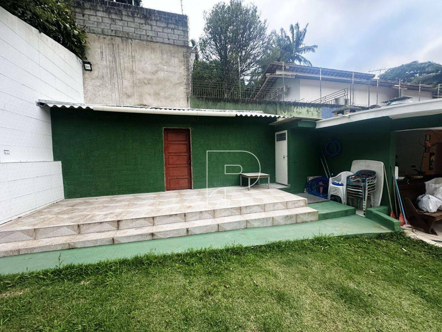 Casa de Condomínio à venda e aluguel com 3 quartos, 390m² - Foto 22