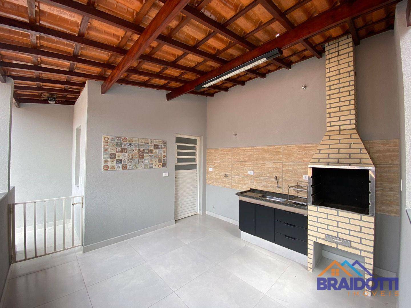 Casa à venda com 3 quartos, 174m² - Foto 1