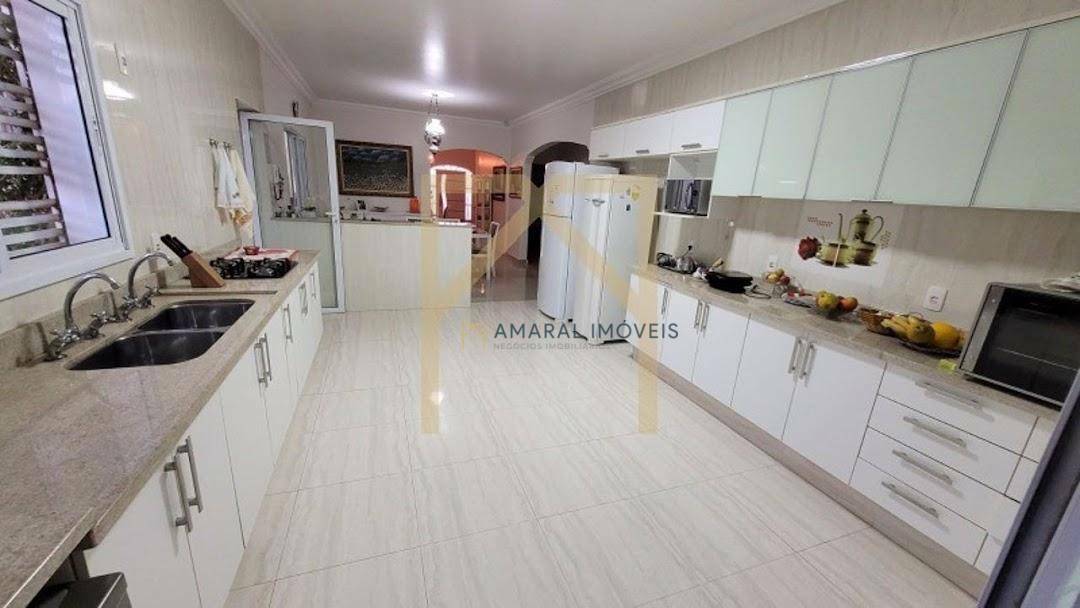 Casa à venda com 5 quartos, 415m² - Foto 12