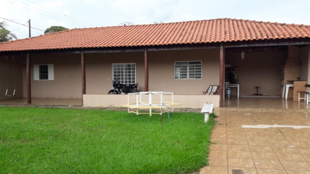 Chácara à venda com 1 quarto, 128m² - Foto 3