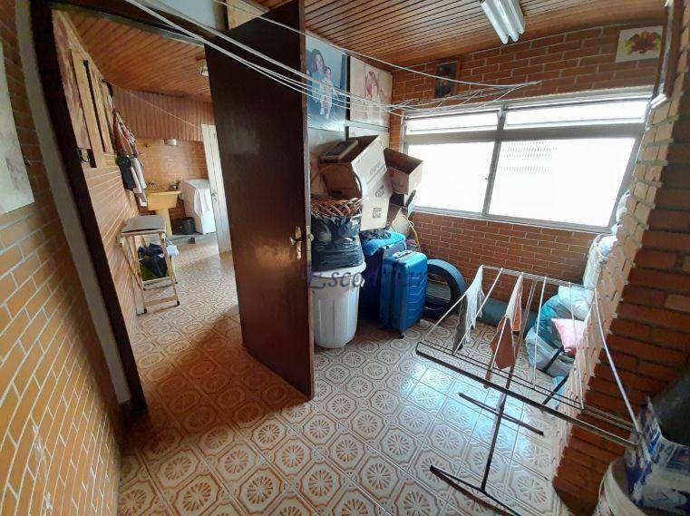 Sobrado à venda com 3 quartos, 300m² - Foto 43