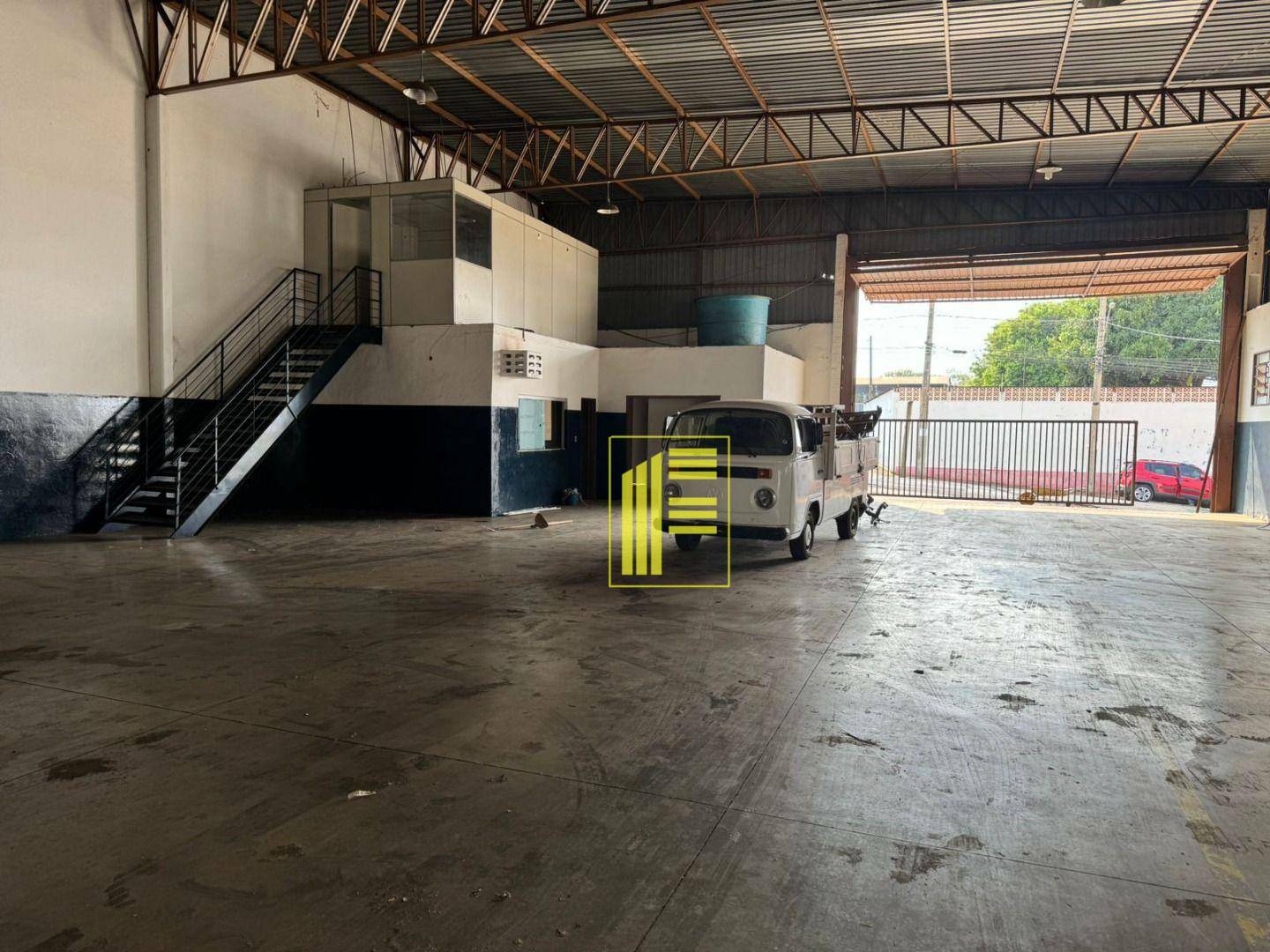 Depósito-Galpão-Armazém para alugar, 512m² - Foto 1