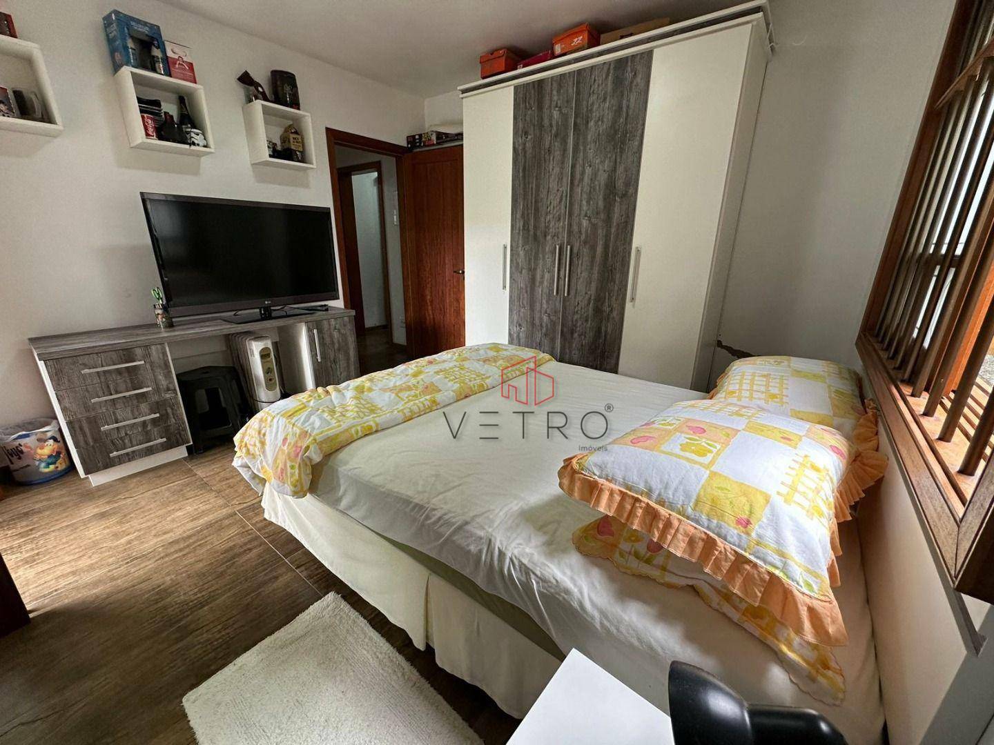 Casa à venda com 4 quartos, 380m² - Foto 13