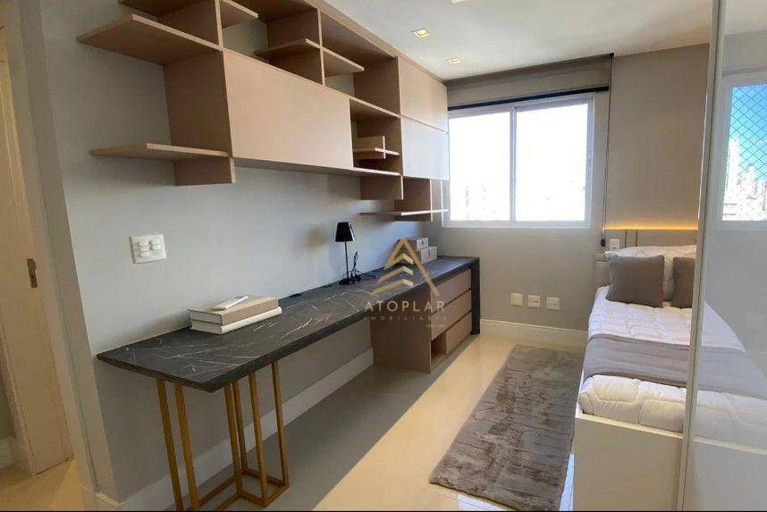 Apartamento à venda com 3 quartos, 136m² - Foto 2