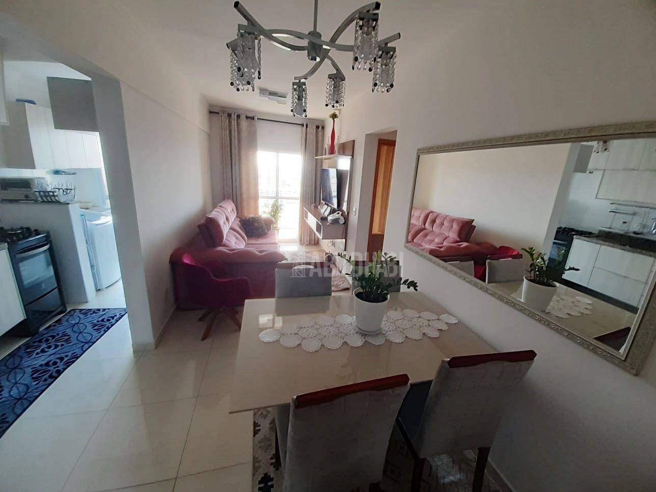 Apartamento à venda com 2 quartos, 64m² - Foto 2