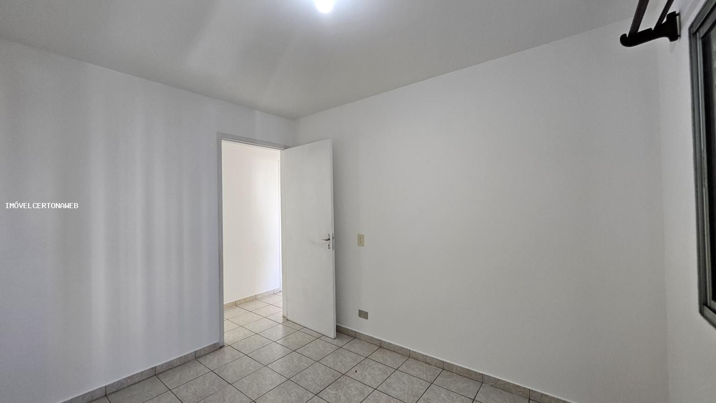 Apartamento à venda com 3 quartos, 74m² - Foto 17