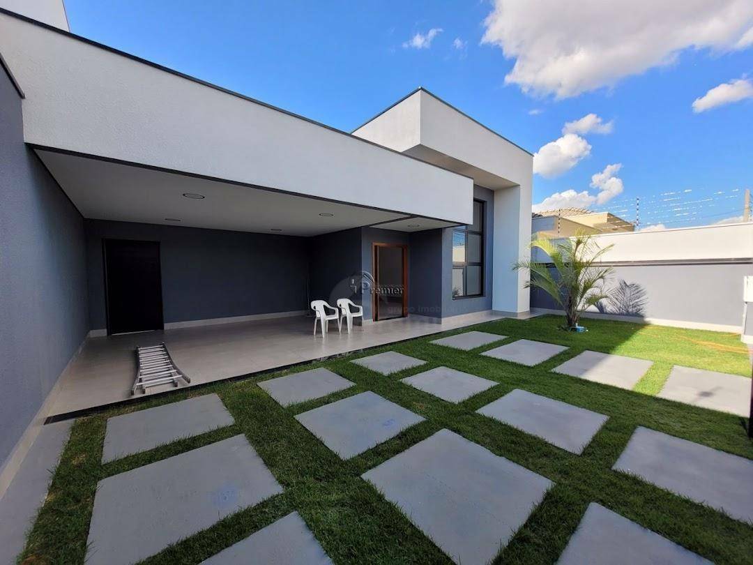 Casa à venda com 3 quartos, 300m² - Foto 2