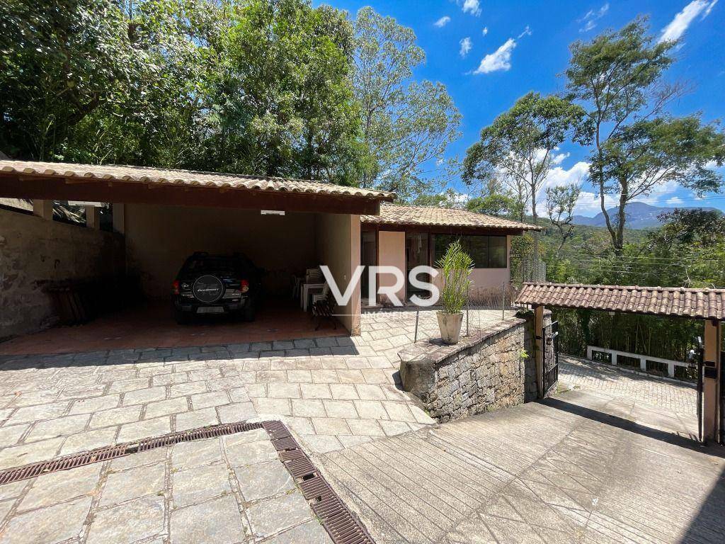 Casa de Condomínio à venda com 4 quartos, 216m² - Foto 36