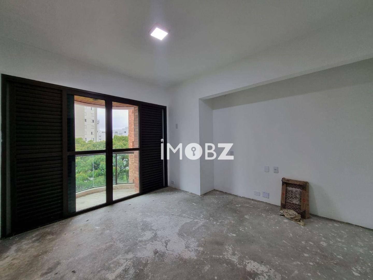 Apartamento à venda com 4 quartos, 236m² - Foto 28