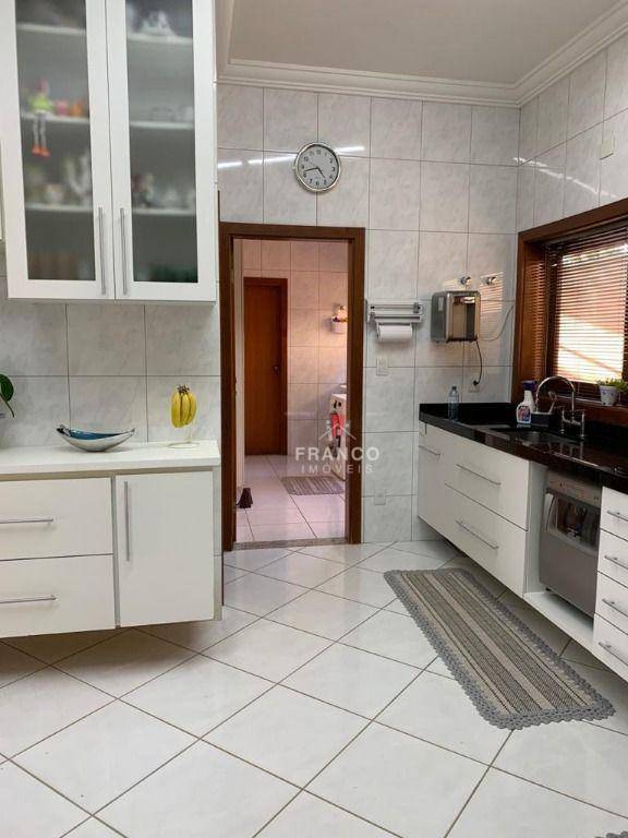 Casa à venda com 4 quartos, 364m² - Foto 10