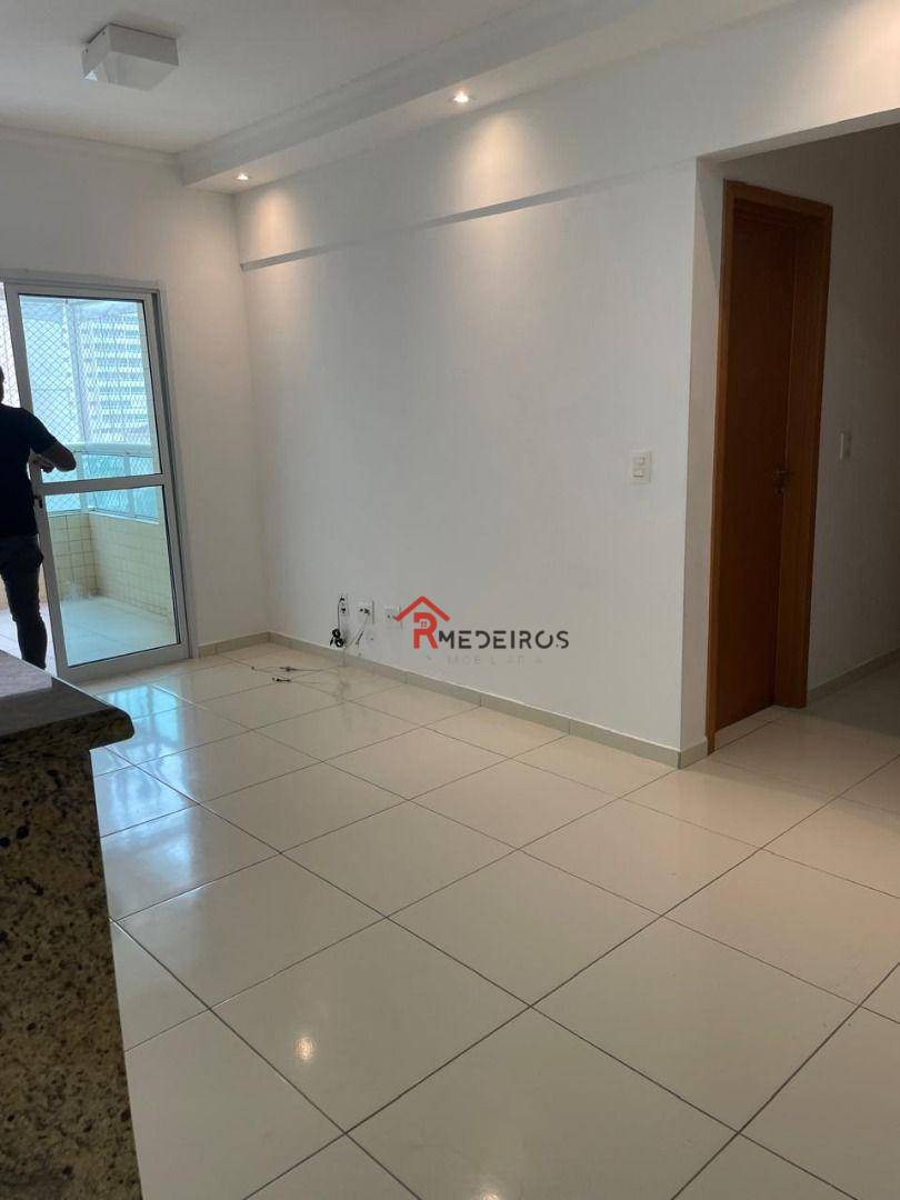 Apartamento à venda com 2 quartos, 68m² - Foto 3