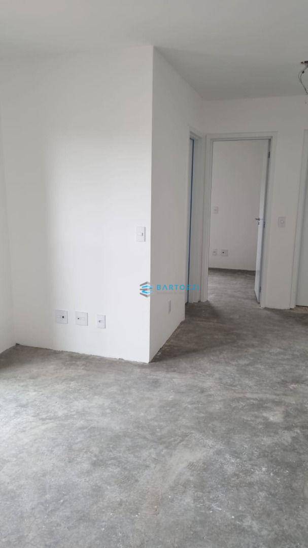 Apartamento à venda com 2 quartos, 50m² - Foto 4