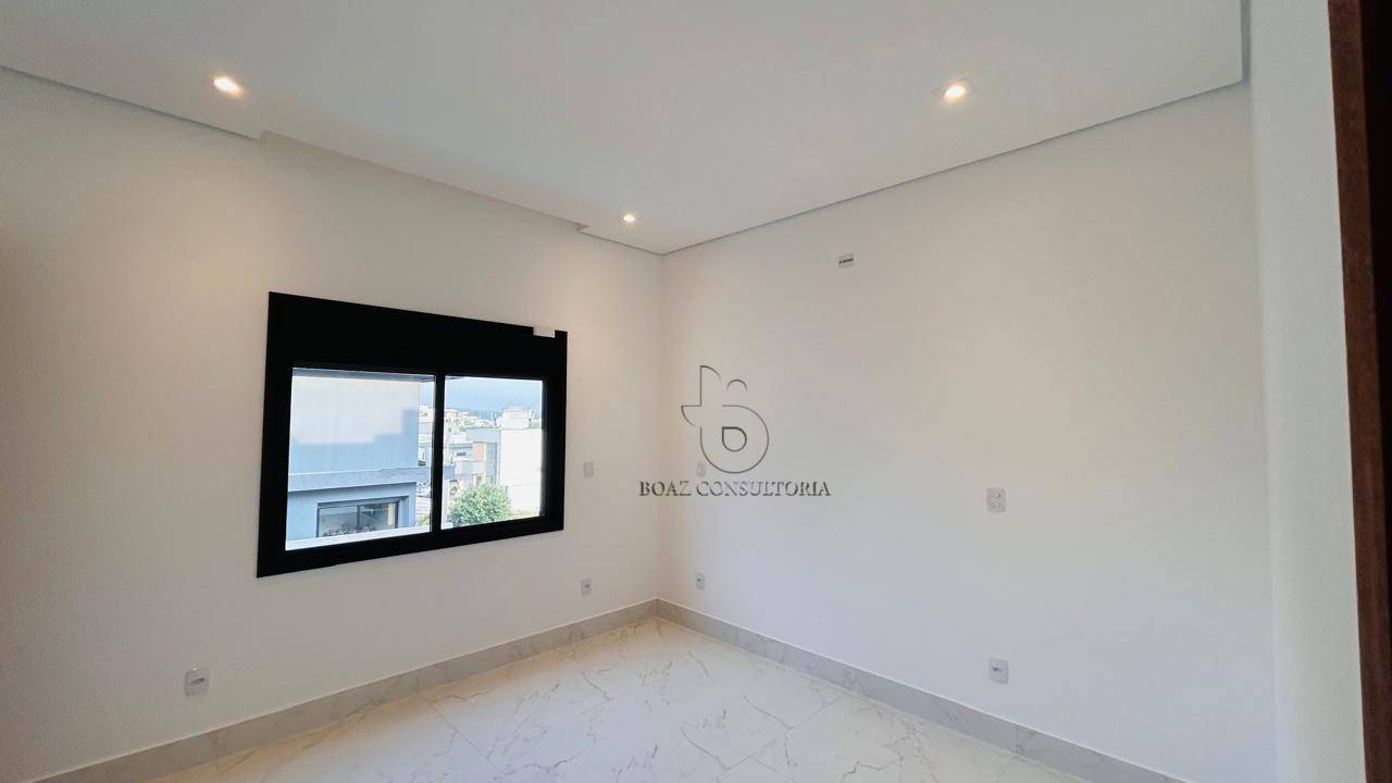 Casa de Condomínio à venda com 4 quartos, 210m² - Foto 13