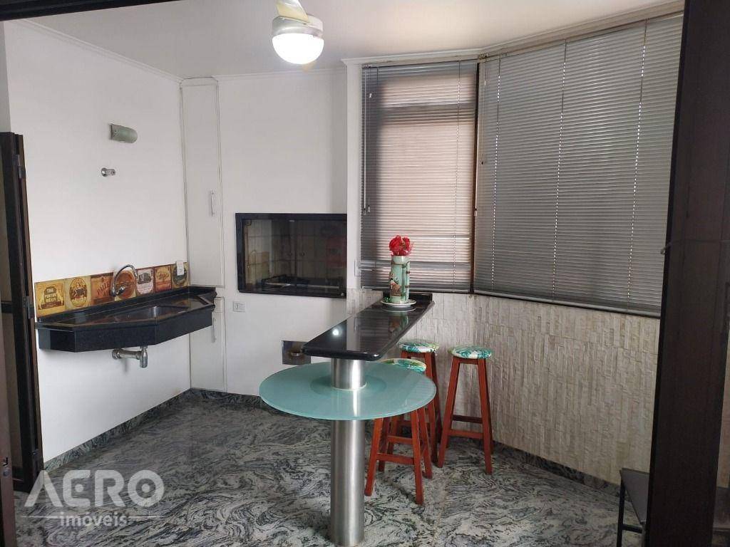 Apartamento à venda com 3 quartos, 240m² - Foto 7