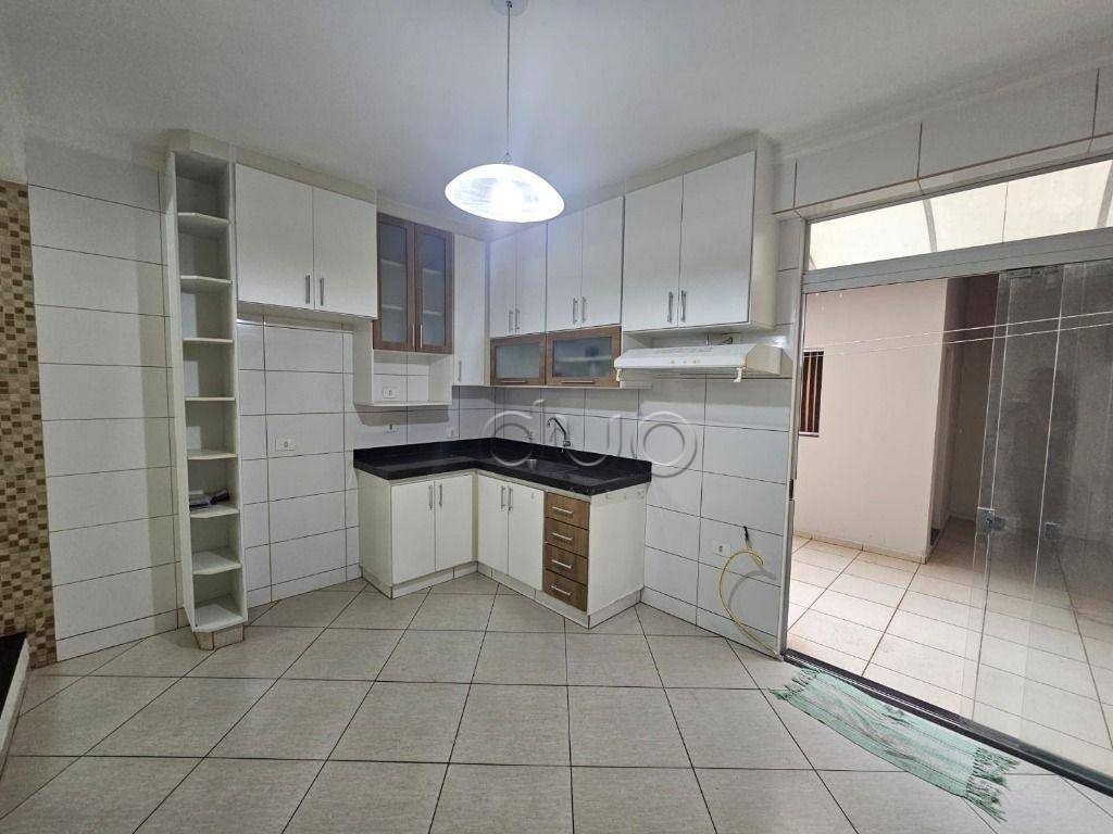 Casa para alugar com 2 quartos, 142m² - Foto 25