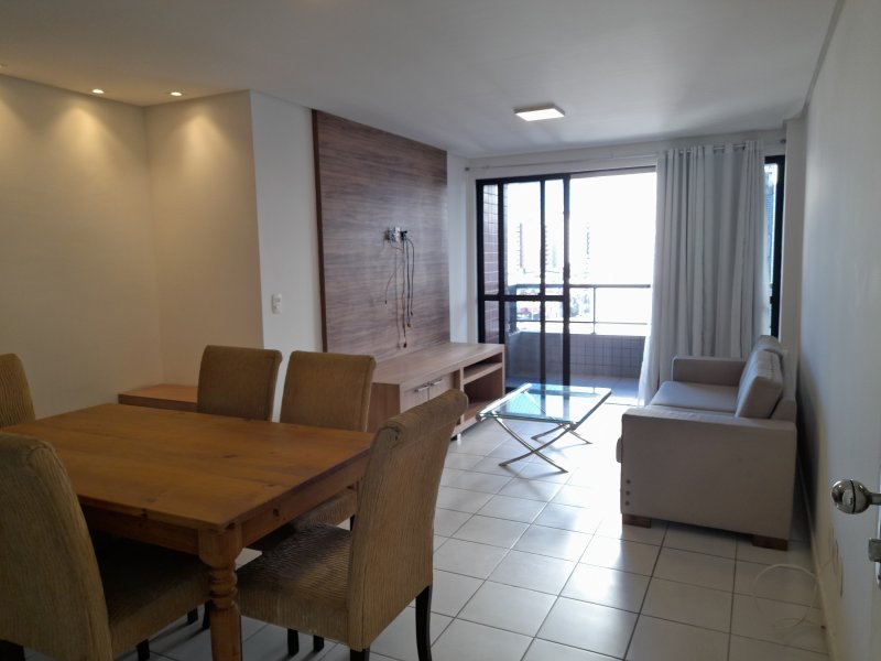 Apartamento à venda com 3 quartos, 105m² - Foto 2