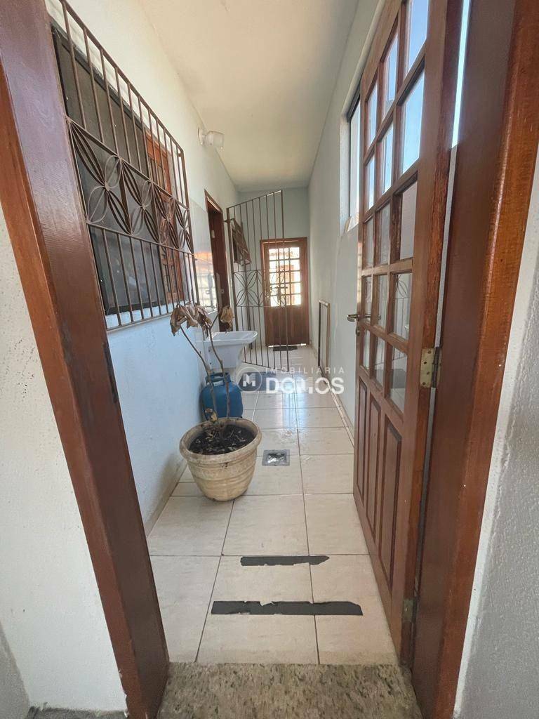 Casa à venda com 3 quartos, 200m² - Foto 22