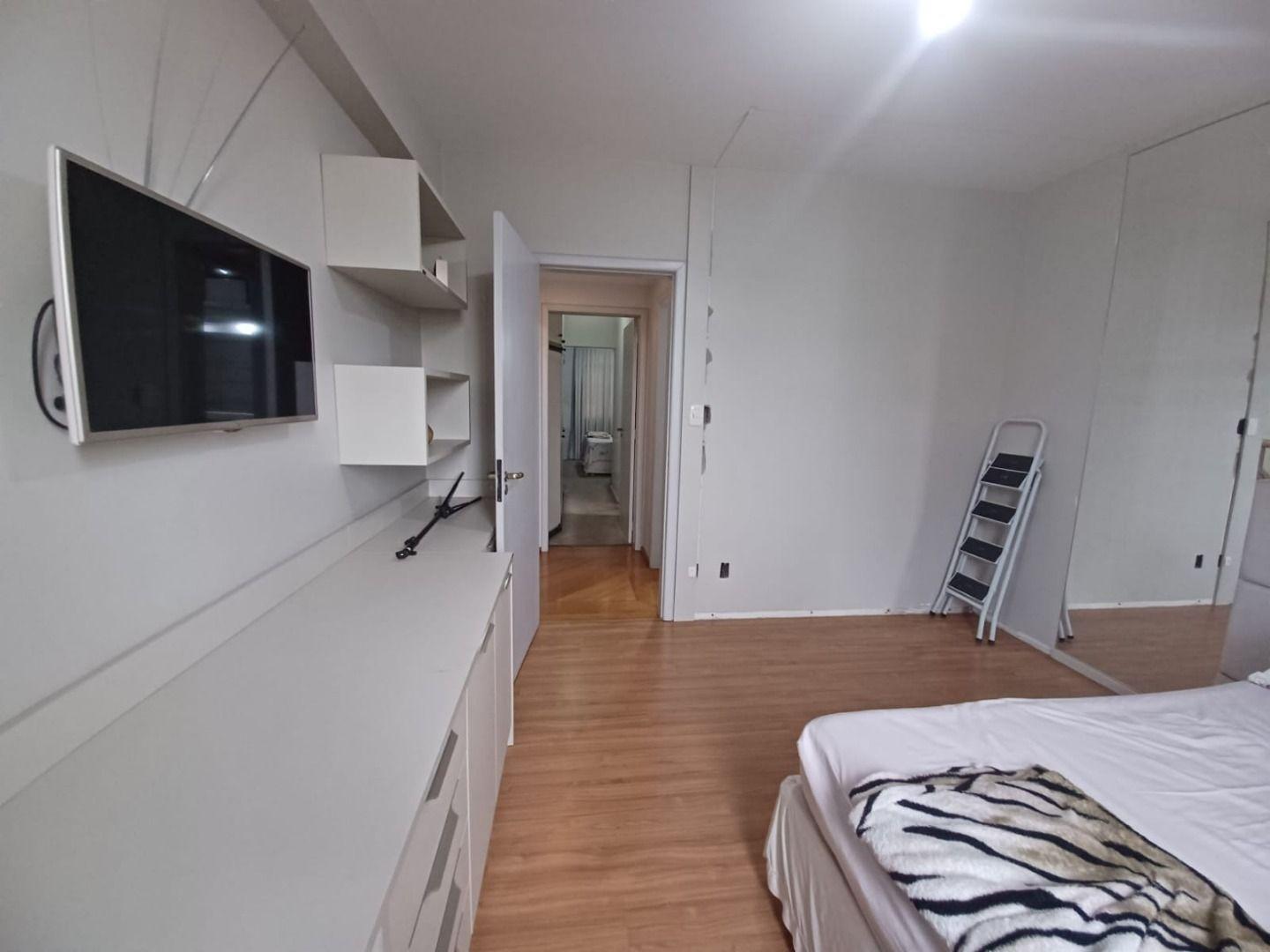 Apartamento à venda com 3 quartos, 128m² - Foto 5