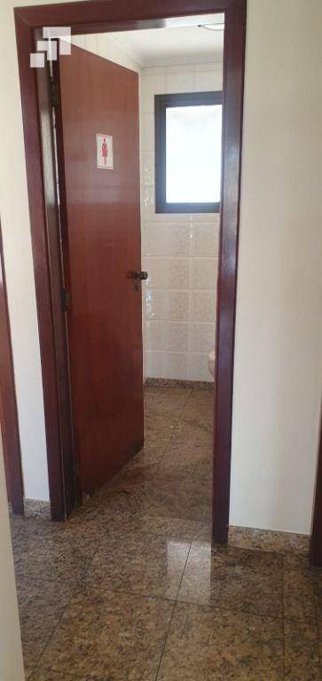 Apartamento para alugar com 3 quartos, 148m² - Foto 34