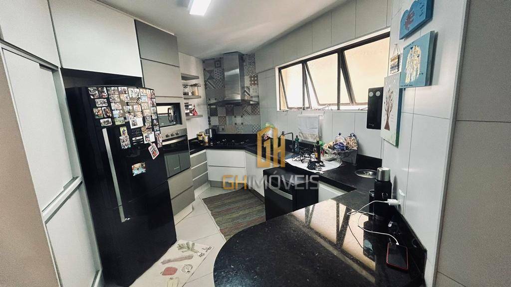 Apartamento à venda com 3 quartos, 123m² - Foto 1