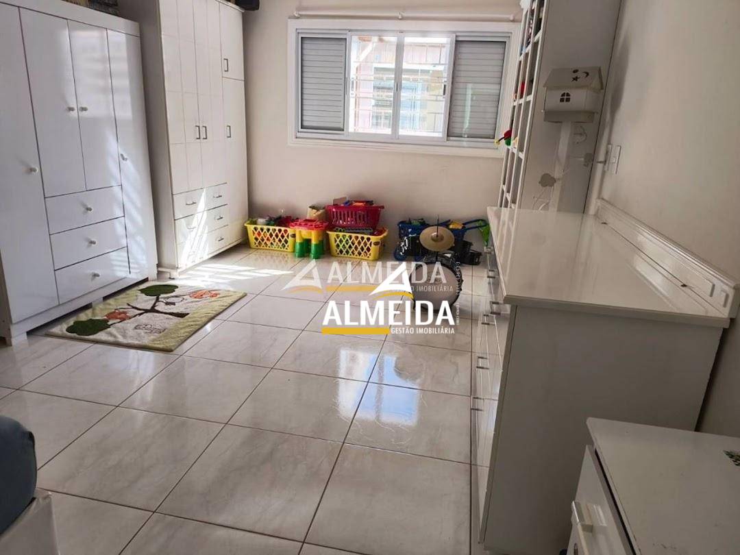 Casa, 3 quartos, 280 m² - Foto 4