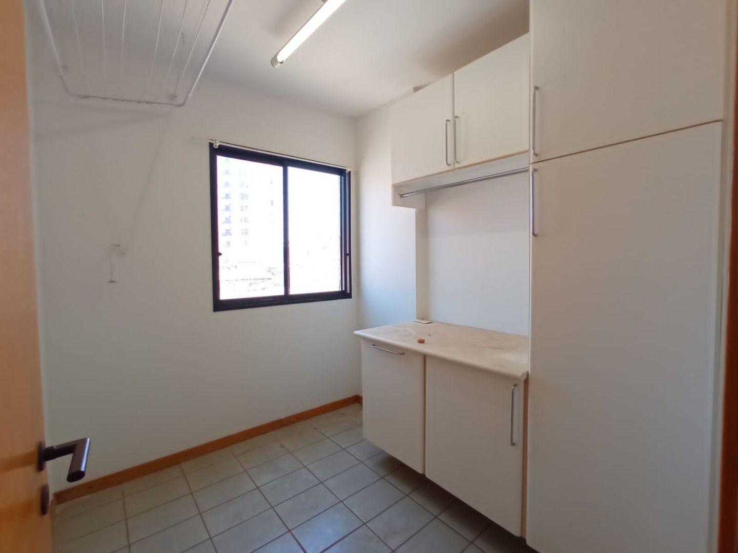 Apartamento para alugar com 3 quartos, 140m² - Foto 15