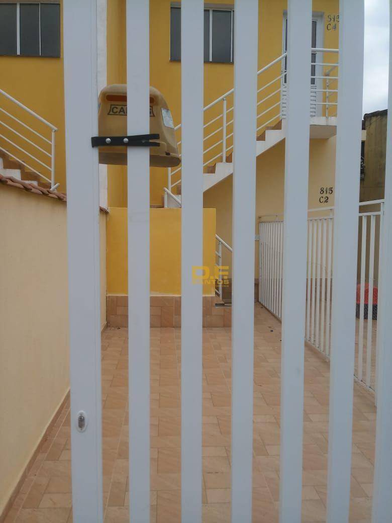 Casa à venda com 2 quartos, 60m² - Foto 2