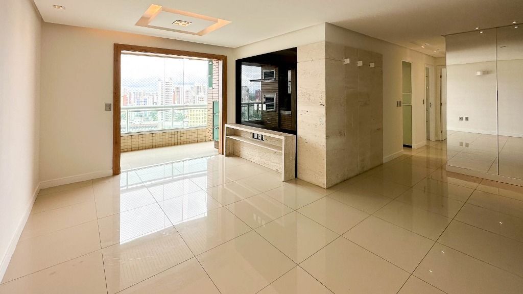 Apartamento à venda com 3 quartos, 117m² - Foto 2