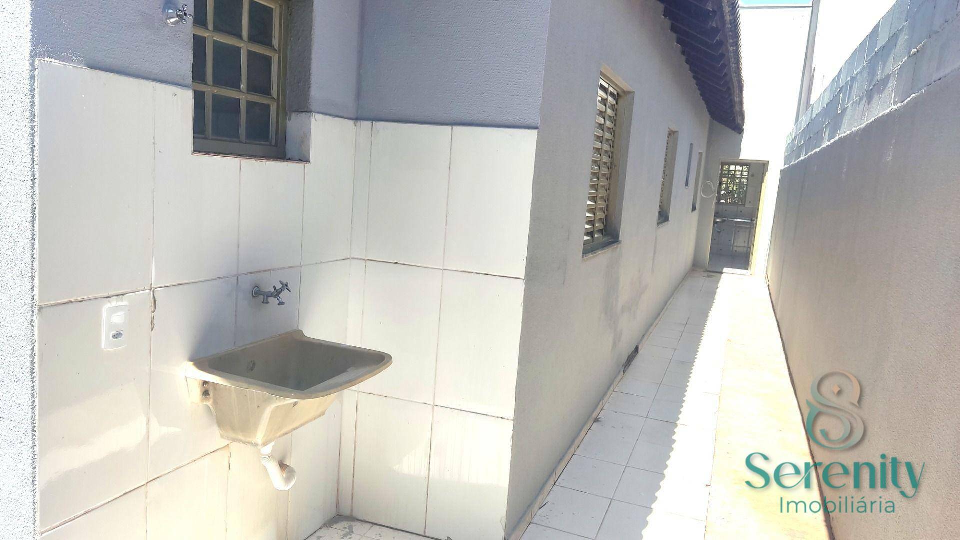 Casa à venda e aluguel com 3 quartos, 70m² - Foto 21