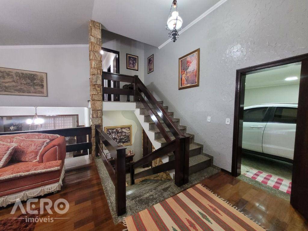 Casa à venda com 4 quartos, 363m² - Foto 30