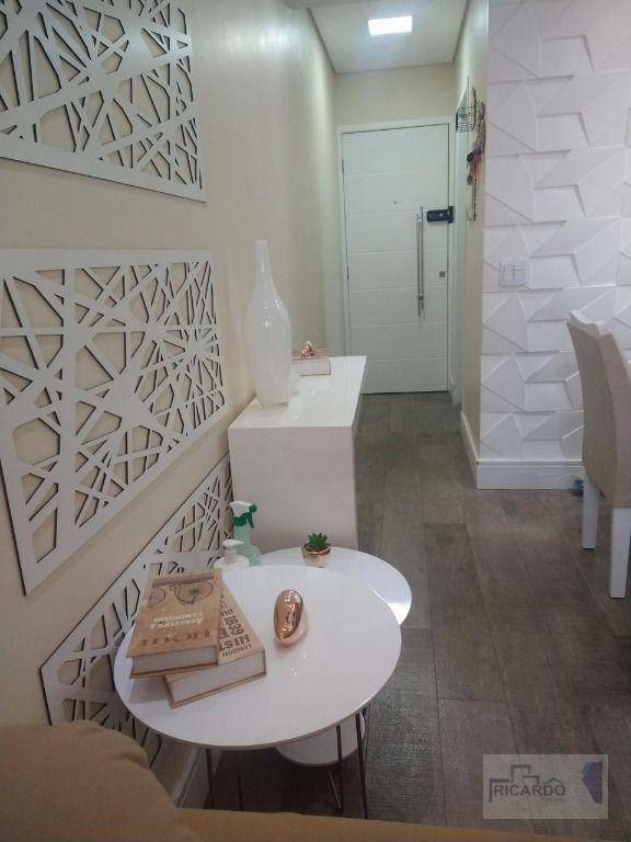 Apartamento à venda com 3 quartos, 68m² - Foto 2