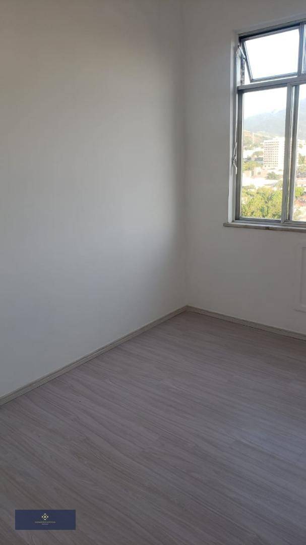 Apartamento à venda com 2 quartos, 70m² - Foto 21