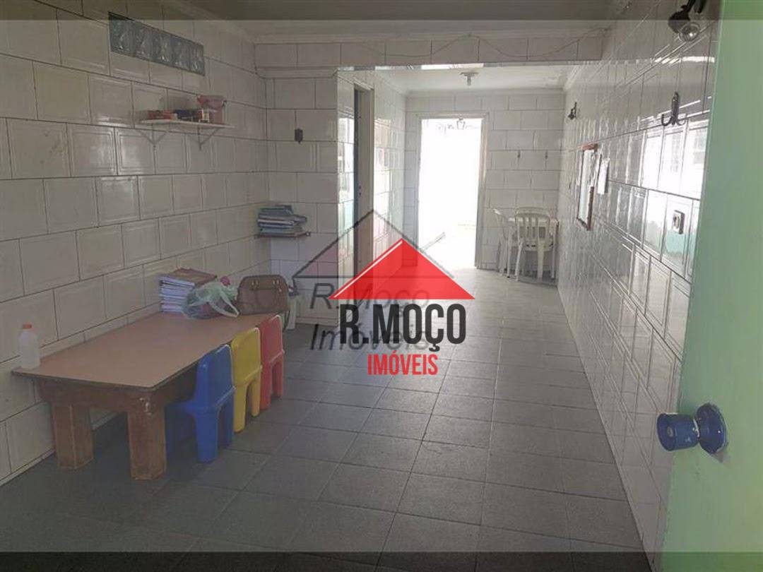 Sobrado à venda com 10 quartos, 219m² - Foto 54