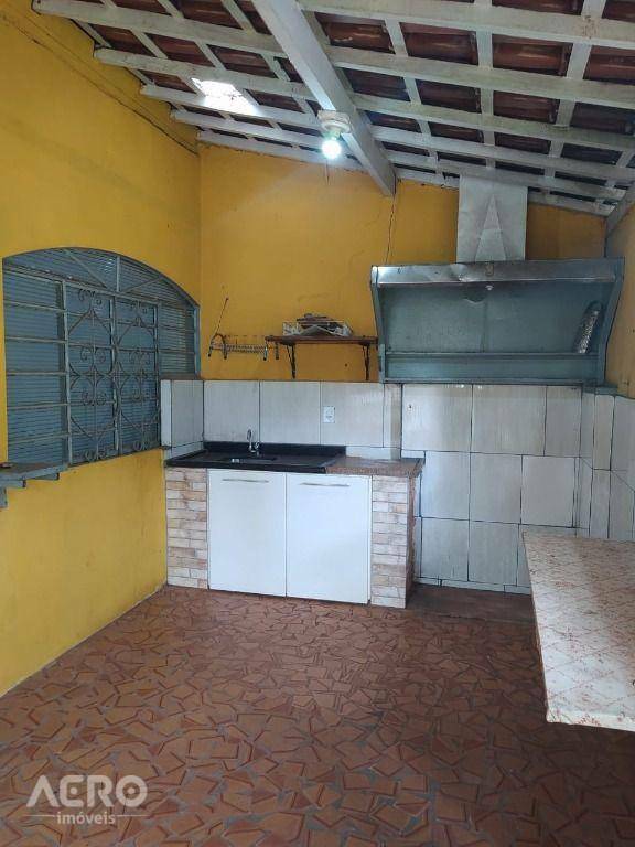 Chácara à venda com 3 quartos, 130m² - Foto 1