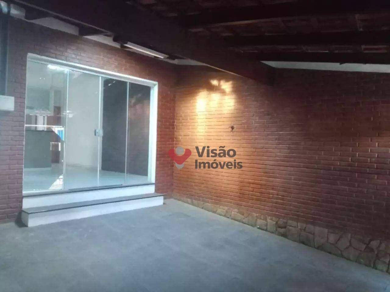 Casa à venda com 2 quartos, 114m² - Foto 1