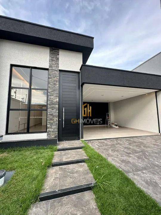 Casa à venda com 3 quartos, 196m² - Foto 1