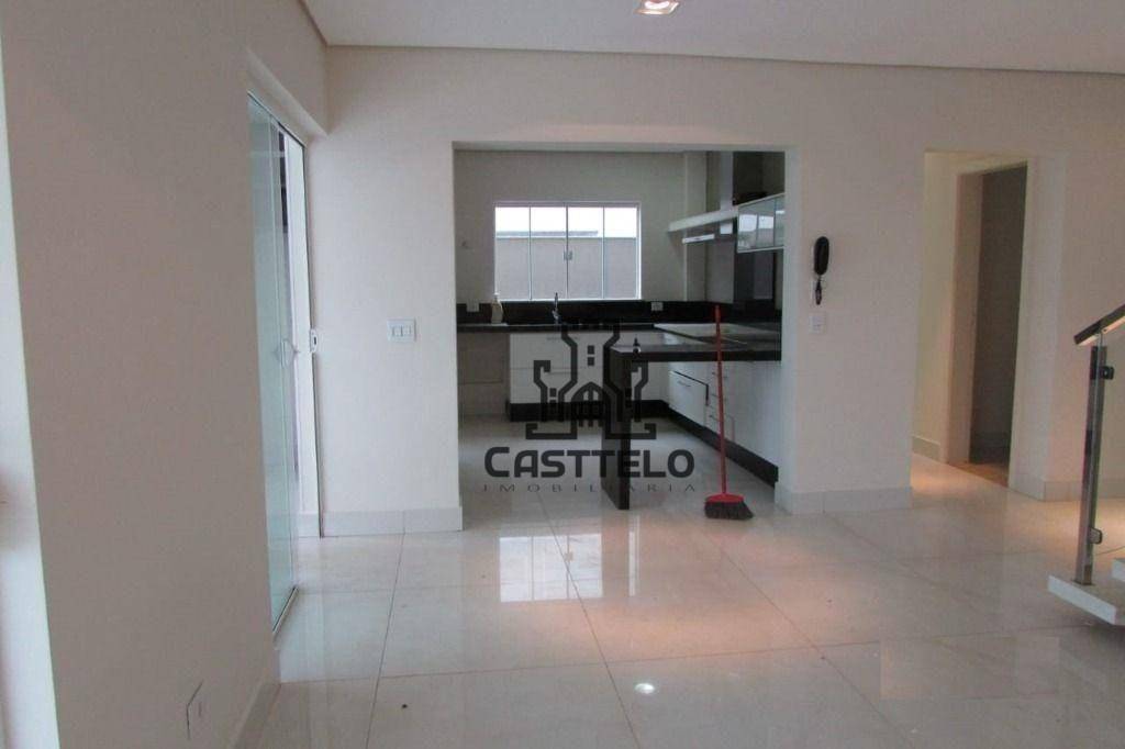 Sobrado à venda com 3 quartos, 202m² - Foto 5